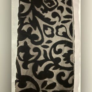 Crushed velvet scarf